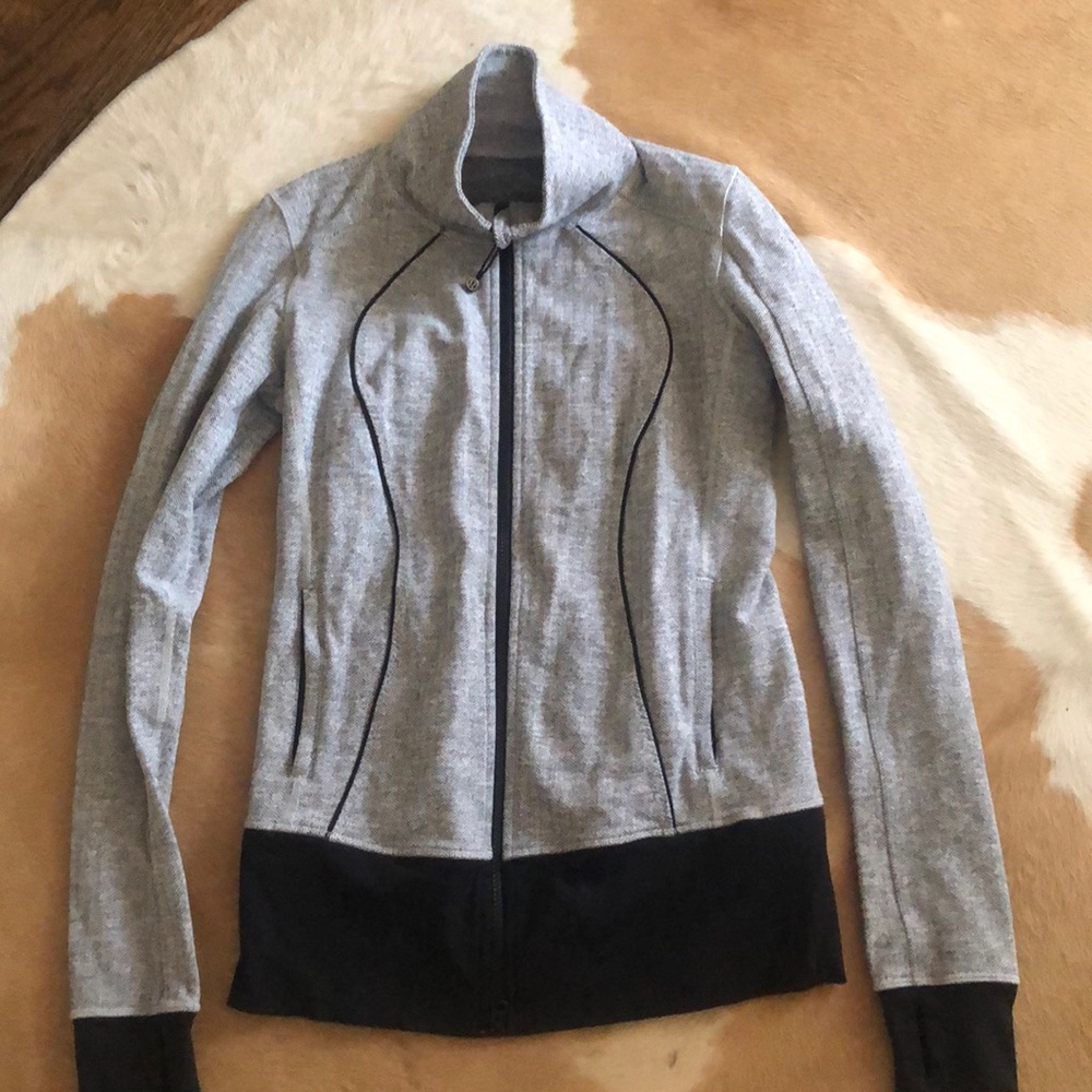 Lululemon long sleeve light weight jacket